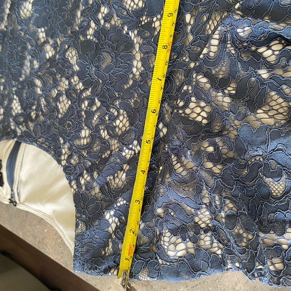 Beautiful beautiful new lace dress - Picture 9 of 10